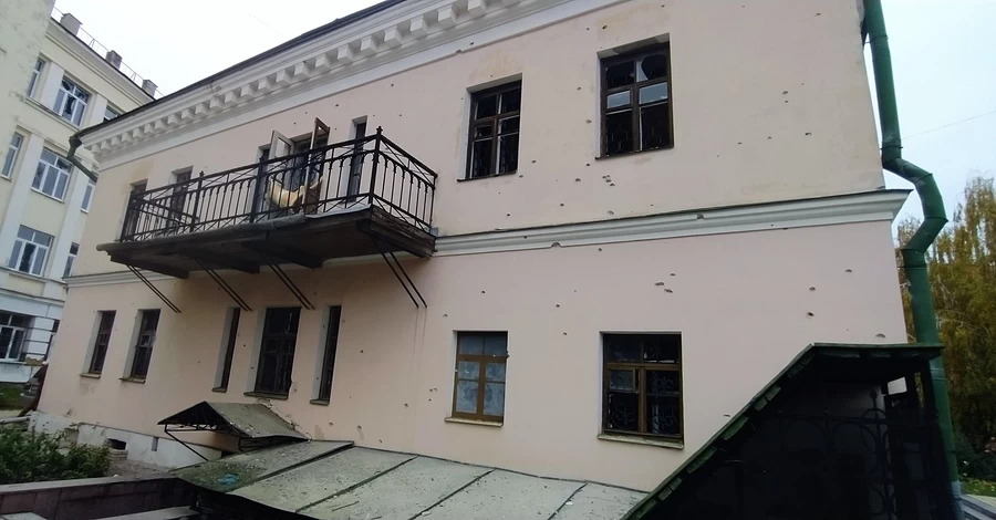 В результате российского обстрела 23 октября пострадал Музей гетманства – памятник XVII века в центре Киева