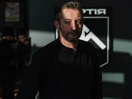 Обов’язки у війську: Хливнюк - пілот БпЛА, Жадан - комунікаційник, Салем працює в штабі