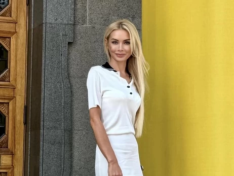 Экс-нардепа Кормышкину и ее семью сняли с самолета в аэропорту Кишинева, - СМИ