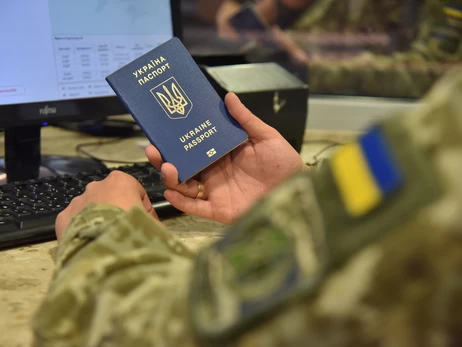 Речник ДПСУ пояснив причину черг на польському кордоні