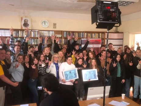 Вперше в Україні встановлено рекорд із наймасовішого написання диктанту жестовою мовою