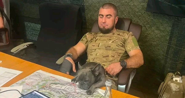 Манько убрал фотографии с картами, но снова отрицал, что они были секретными