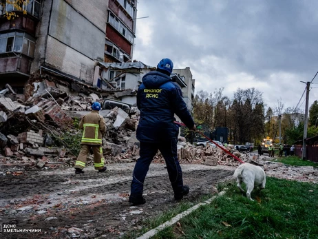 Під завалами будинку у Хмельницькому, де стався вибух, знайшли тіла двох людей