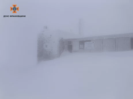 В Карпатах намело до 80 сантиметрів снігу