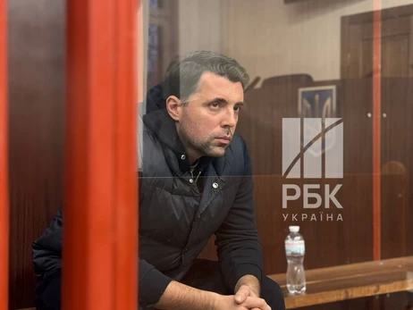 Трое нардепов попросили суд отдать на поруки экс-главу 