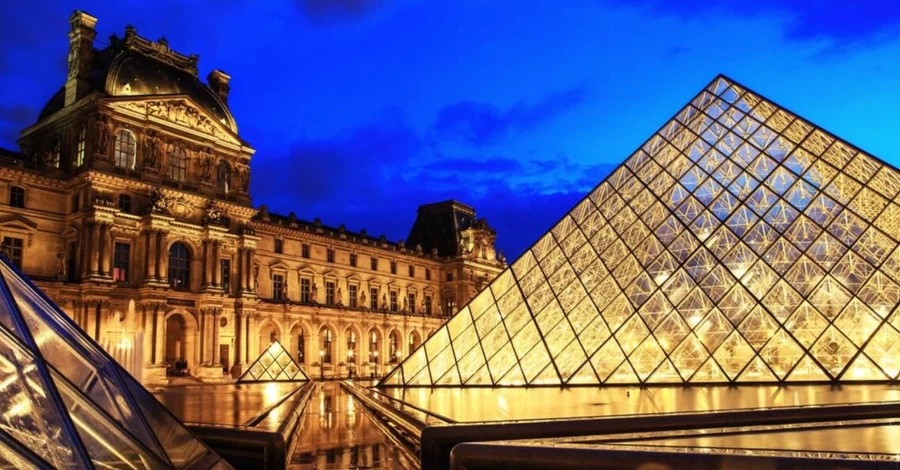 Во Франции арестовали пятерых новых подозреваемых в краже драгоценностей из Лувра