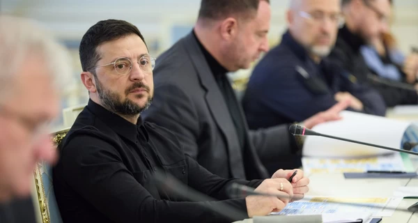 Зеленский собрал членов правительства и определил главные задачи на следующие 100 дней