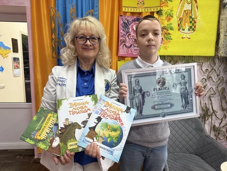 12-річний хлопчик із Сум написав трилогію та встановив національний рекорд