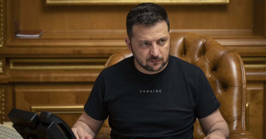 Зеленський підписав закони про подовження воєнного стану та мобілізації