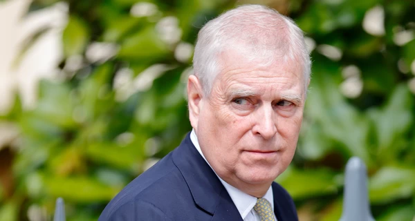  Король Чарльз лишил своего брата принца Эндрю титулов и права на семейную резиденцию
