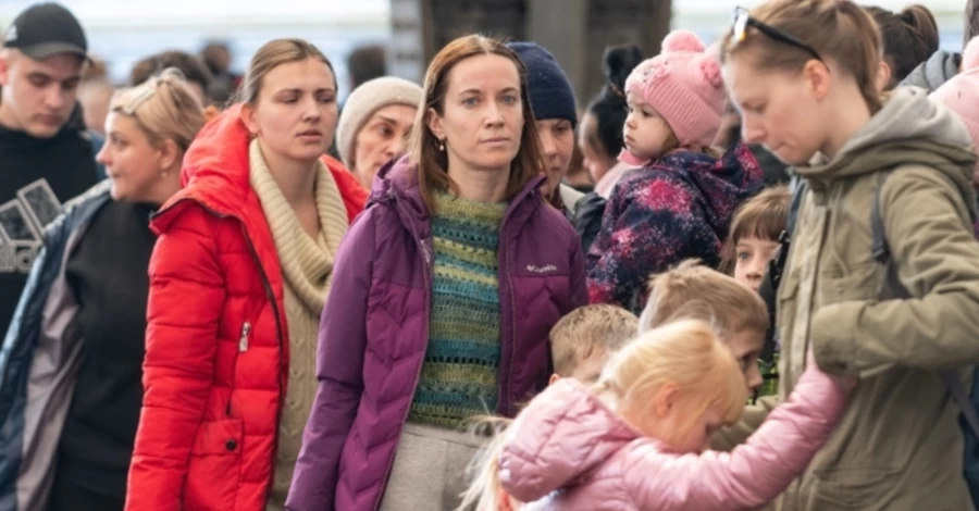 Безпека є – спокою немає: як адаптація біженців за кордоном стає випробуванням для психіки