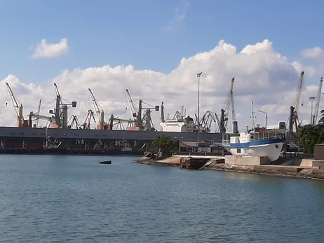 Дроны атаковали российский порт в Туапсе - поражен танкер и нефтетерминал