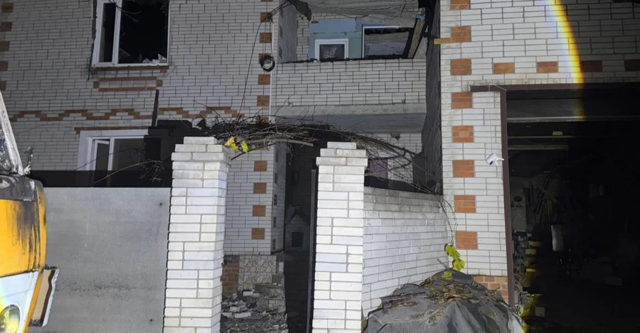 На Сумщині внаслідок удару БпЛА загинула людина, трьох дістали з-під завалів