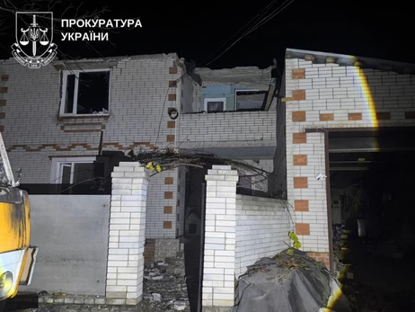 На Сумщині внаслідок удару БпЛА загинула людина, трьох дістали з-під завалів