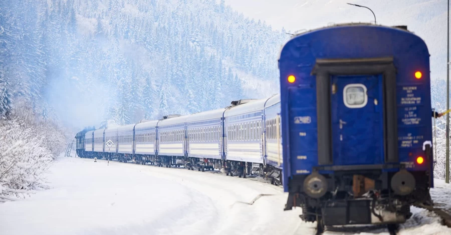 Безкоштовних квитків від Укрзалізниці в пікові періоди не буде, - Лещенко