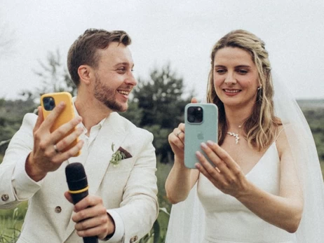 Нардеп Лозинський, який першим одружився в “Дії”, став батьком