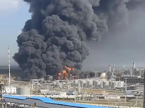 Дефіцит палива та простій НПЗ: як удари ЗСУ ламають економіку Росії