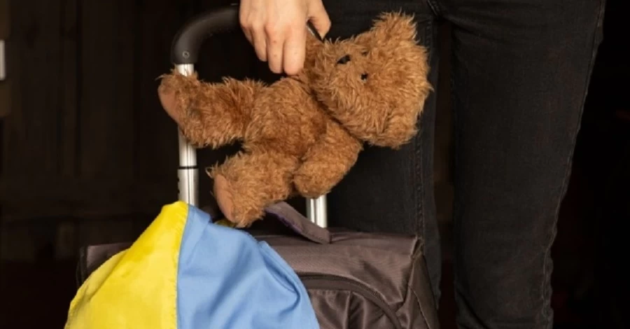 11-летний мальчик четыре года не выходил из дома, чтобы его не обнаружили оккупанты - из ТОТ спасли еще 8 детей