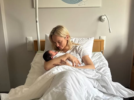 Співачка ROXOLANA народила доньку