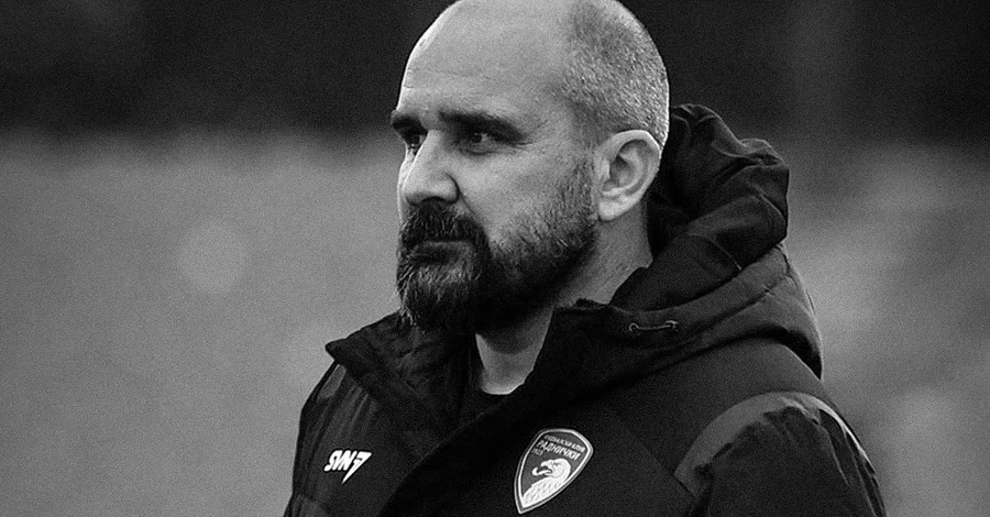 Тренер сербського футбольного клубу помер під час матчу