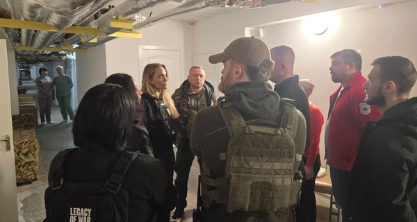 Кроме Херсона Джоли побывала в Николаеве, ее приезд организовал британский фотограф