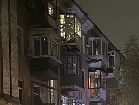 Росіяни вдарили безпілотником по багатоповерхівці в Дніпрі, є травмовані