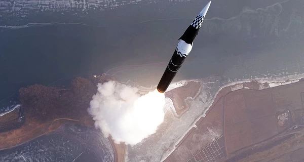 Северная Корея запустила баллистическую ракету в направлении Восточного моря