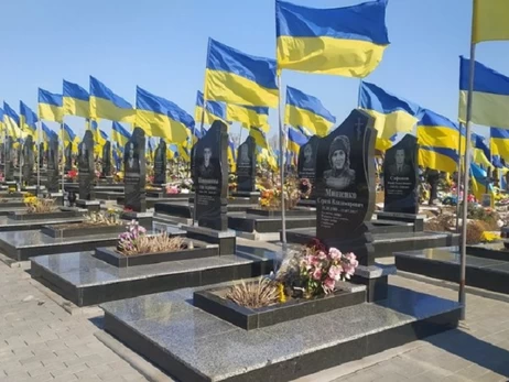 Некрологи військовим у стилі гуморесок - мережу обурили вірші поета зі Львівщини