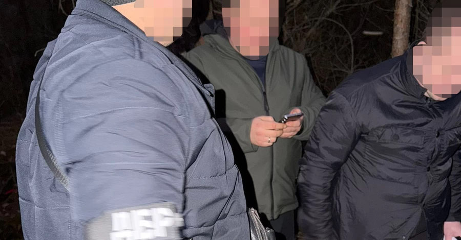 Объявлено подозрение киевскому полицейскому, укравшему на работе $400 тысяч