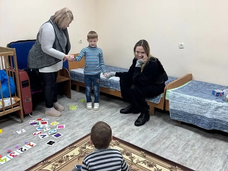 Это было тяжело видеть, но невероятно вдохновляет, - Анджелина Джоли о поездке в Украину