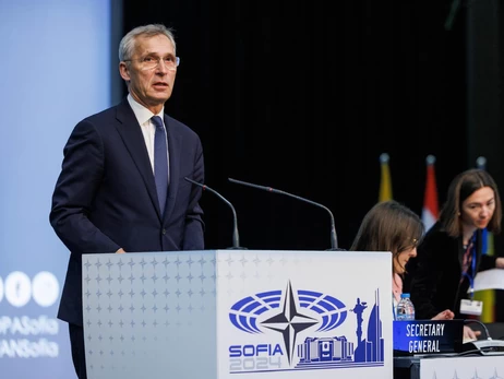 Ексгенсек НАТО Столтенберг розповів, чому Альянс не закрив небо над Україною