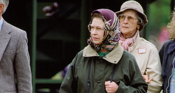 Украинская дизайнер Ксения Шнайдер создала куртки для бренда Barbour - его носила Елизавета II