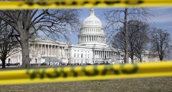 Сенат США проголосовал за возобновление работы федерального правительства