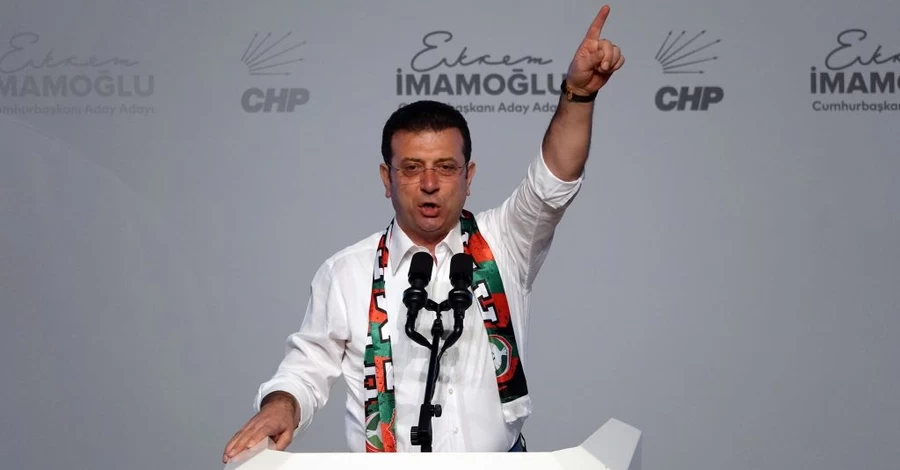 Прокуратура потребовала для мэра Стамбула и оппонента Эрдогана 2000 лет заключения