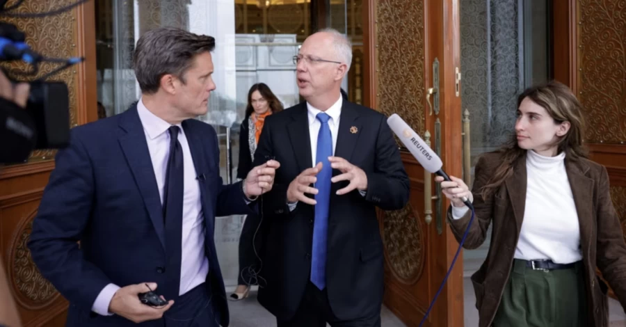 Пазл зійшовся: після Миколи Лагуна санкції отримав його партнер Кіріл Дмітрієв