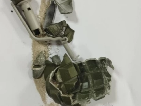 На Одещині оштрафують жінку, 9-річна дочка якої принесла до школи гранату, що вибухнула у закладі