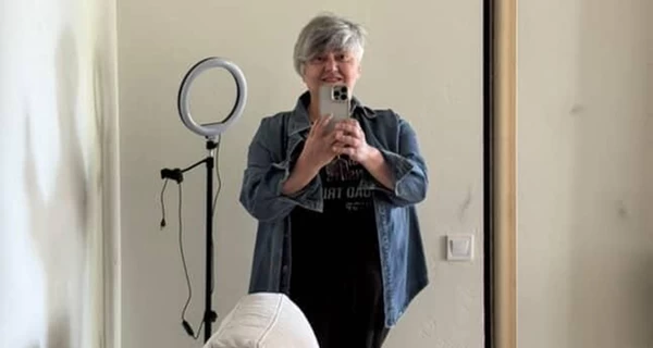 «Цифровая бабушка»: пенсионерка из Прикарпатья ведет блог, обучая сверстников пользоваться смартфоном