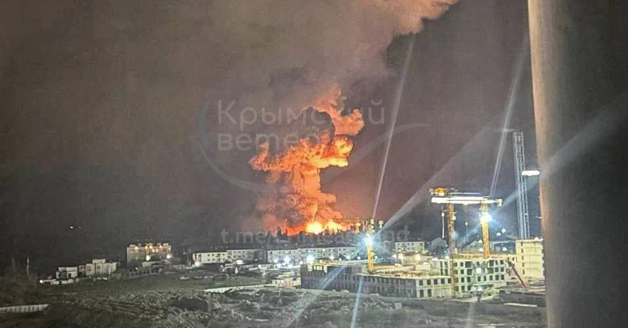 В РФ після удару дронів горить нафтовий термінал у порту Новоросійська