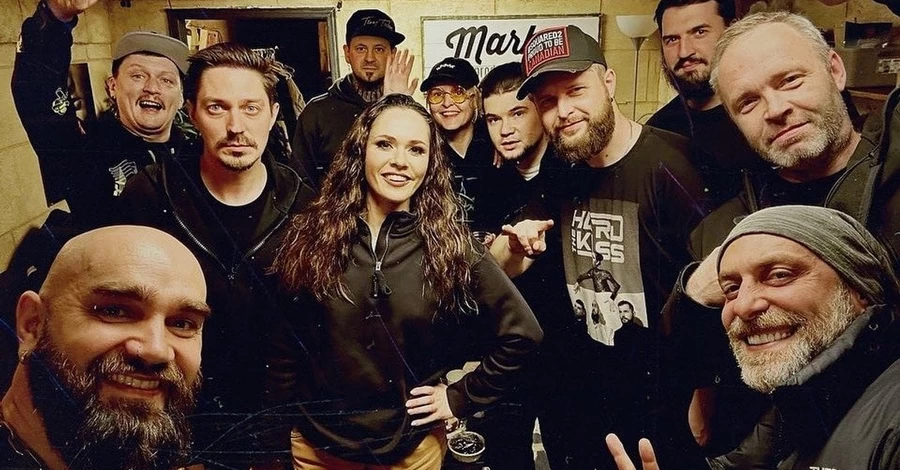 Юлія Саніна поскандалила із колишнім менеджером The Hardkiss і пригрозила йому судом