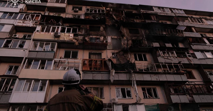 У Києві рятувальник приїхав гасити власну квартиру під час атаки РФ 14 листопада