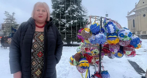 Мастерица со Львовщины: Хочу украсить своими вышитыми шарами главную елку страны