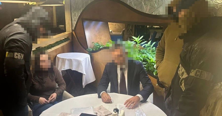 У Києві на хабарі затримали голову політпартії - обіцяв місце в Раді на наступних виборах