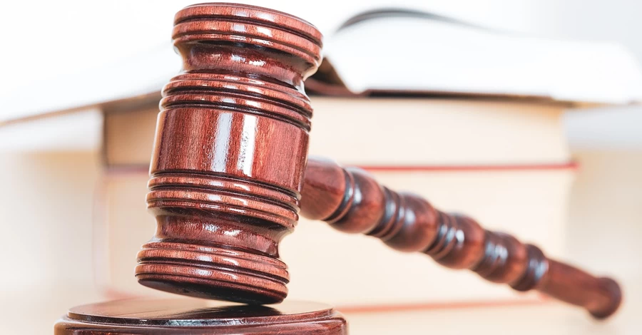 Художника из Сум осудили на 10 лет за развращение детей во время 