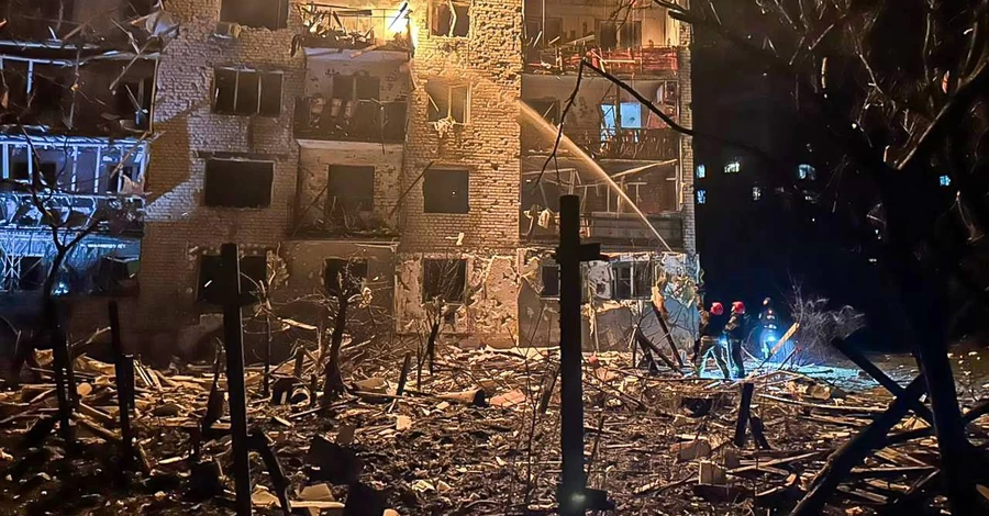 Россияне ударили ракетами по центру Балаклеи, три человека погибли, среди раненых дети 