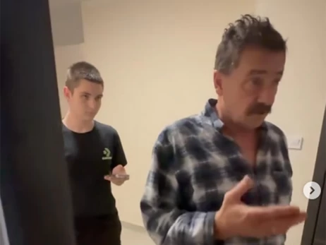 Ветеран «Азова» заявил, что его избили во Львове из-за стука его костылей