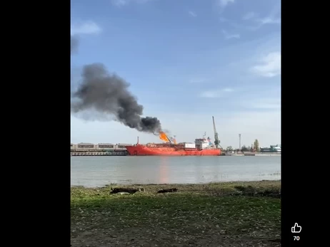 На Одещині через атаку горить турецьке судно з газом, в Румунії оголосили евакуацію
