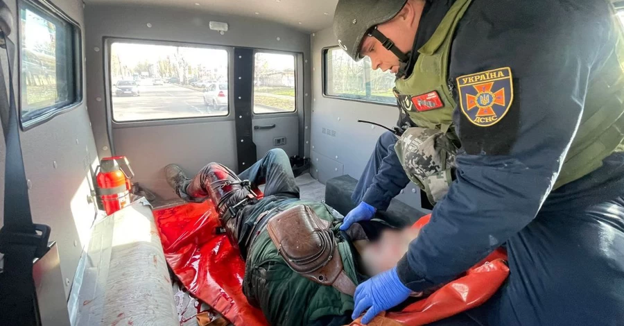   Россияне атаковали Никополь - минимум 5 пострадавших, мужчина в тяжелом состоянии