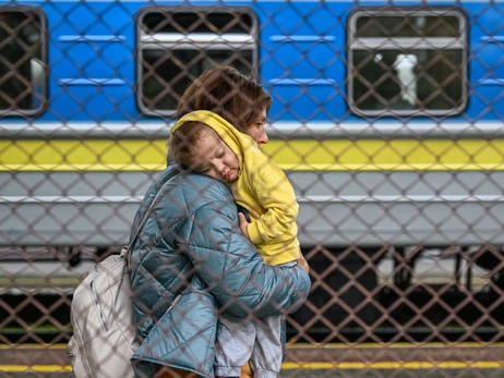 За кордоном перебуває понад 7 мільйонів українців, - Мінсоцполітики