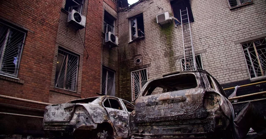 Россияне ночью массированно атаковали Днепр, повреждены поезда, вокзал и редакция «Суспільного» 