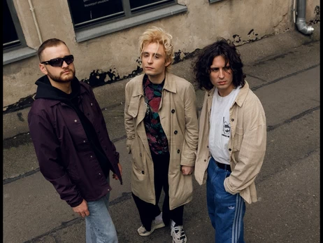 В Днепре из-за атаки РФ пострадал поезд с группой Ziferblat 